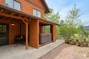 Cliff Cabin w/ Private Hot Tub + Epic Views - Image 4