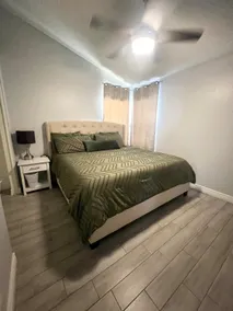 Desert Rose, 2 King beds, 1 queen - Image 4