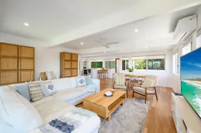 Noosa Escape 2BR Ocean Views, Walk to Beach - Image 2