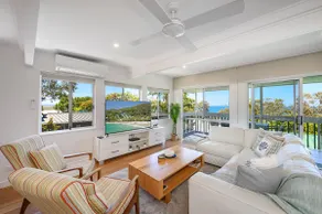 Noosa Escape 2BR Ocean Views, Walk to Beach - Image 4