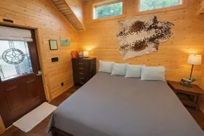 Hill Country Cabin Eight Peaceful Adult Retreat - Image 3