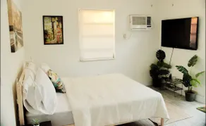 Havana Nights Guesthouse•Private Stay+Free Parking - Image 5
