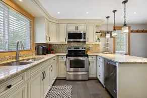 Charming Blue Mountain cottage, 5-Minutes walk to the slopes and the Village - Image 2