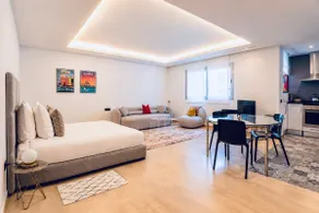 Luxury one bedroom apartment - Best location - Image 5