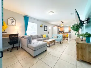 Your Enchanted *Downtown* Winter Garden Home - Image 5