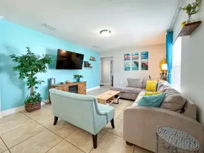 Your Enchanted *Downtown* Winter Garden Home - Image 4