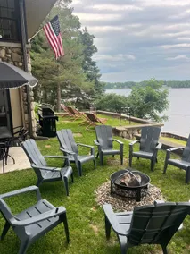 1930’s All Sports Lakefront Cottage•Dock•Hot Tub - Image 4
