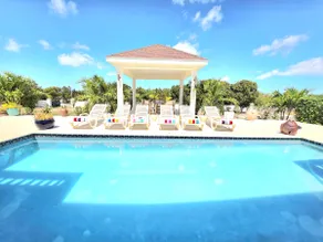 Villa familiar, espaciosa, privada, largas puestas de sol, vista al agua, piscina privada - Image 2