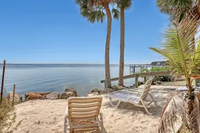 Historic Riverfront Estate | 11bed/10bath Dock • Sleeps 32 | The Ballard House - Image 2