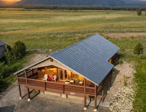 Yellowstone Meadows Lodge+HotTub+WiFi+20m to YNP+AC - Image 2