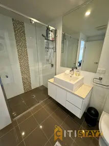 Braddon 1BD - Walk to Tram - Gym - Free Parking - Image 4