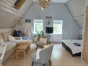Monument: loft with kitchen, shower, 2 bedrooms - Image 3