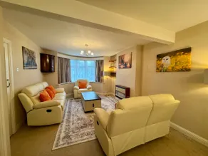 4 Double bed detached home with garden & parking - Image 3