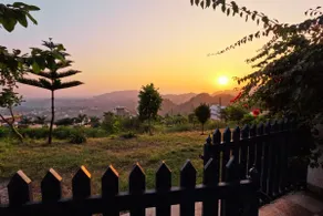 Luxe 3BHK Lawn Villa_Chill @ Musorie Base - Pet Friendly - Fire Pit - BBQ - Image 2