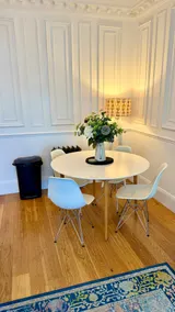 Luxury period flat with sea views and parking - Image 4