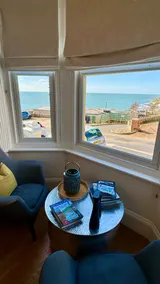 Luxury period flat with sea views and parking - Image 3