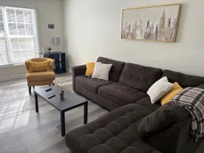 Comfy 2 Bedroom 2.5 bath Downtown Fayetteville - Image 2