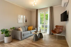 Panoramic suite with a couple's tub and balcony - Image 4