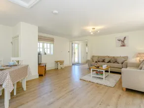 Woodcutters Cottage - Image 4