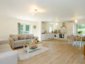 Woodcutters Cottage - Image 3
