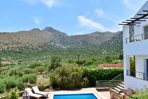 Quiet villa for 6, private pool, garden, 3 bedroom - Image 2