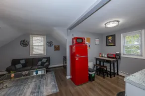 Bright & Renovated 1BDR Apt Mins to NYC - Image 5
