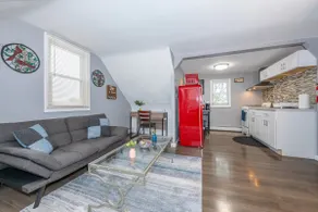 Bright & Renovated 1BDR Apt Mins to NYC - Image 4