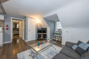 Bright & Renovated 1BDR Apt Mins to NYC - Image 2