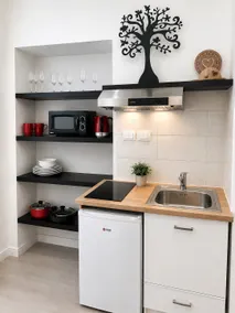 FREE Parking • City Center • Sleeps 3 - Image 4