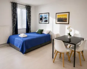 FREE Parking • City Center • Sleeps 3 - Image 3