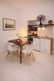 FREE Parking • City Center • Sleeps 3 - Image 2