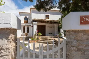 Magnificent Villa with Private Pool in San Antonio - Image 4
