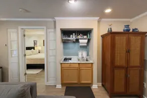 I Bedroom apartment /CTV/wifi/kitchenette - Image 3