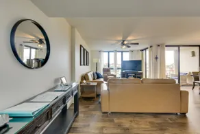 Airy Destin Condo w/ Pool - Walk to Private Beach! - Image 4