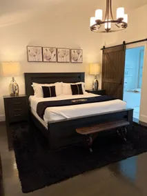 The Elegant, King beds, near Chateau Elan - Image 4