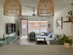 Bright & Sunny Dee Why Beach Holiday apartment - Image 5