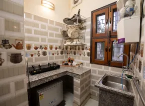Cozy Private Nest Vasant Vihar with kitchen - Image 4