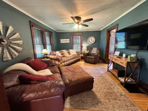 Jackson Farmhouse - Image 2