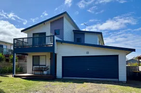 Beach House at Cape Paterson - Image 2