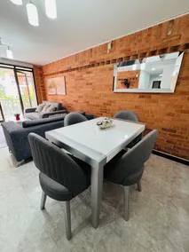 Spacious, comfortable in the best ”Cabecera” sector - Image 2