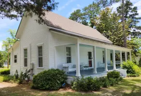 Experience Historical Charm at ‘The White House’ - Image 2