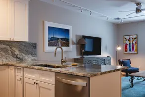The Mesa House-Close to Duval! - Image 4