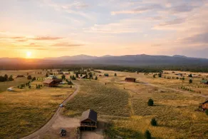 Golden Meadows Lodge+6BR+HotTub+PetFriendly+30YNP - Image 4