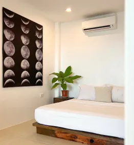 Absolute Beachfront Studio with Kitchen & Balcony - Image 2