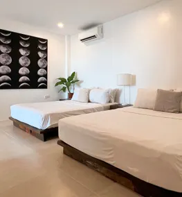 Absolute Beachfront Studio with Kitchen & Balcony - Image 3