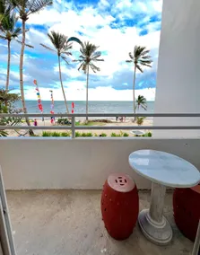Absolute Beachfront Studio with Kitchen & Balcony - Image 4