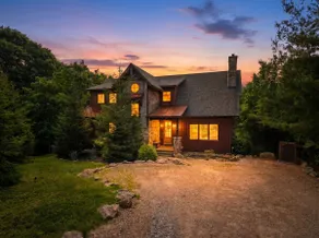Little Cubs Cabin-Hot tub, Firepit, Club Amenities - Image 4