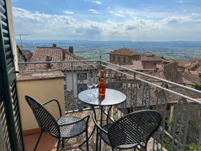 Cortona's Rooftop Nest - Image 2