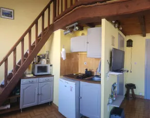Entire place: Apartment with mezzanine. Beach 50 m - Image 5