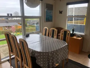 Cottage with beautiful views - Image 3
